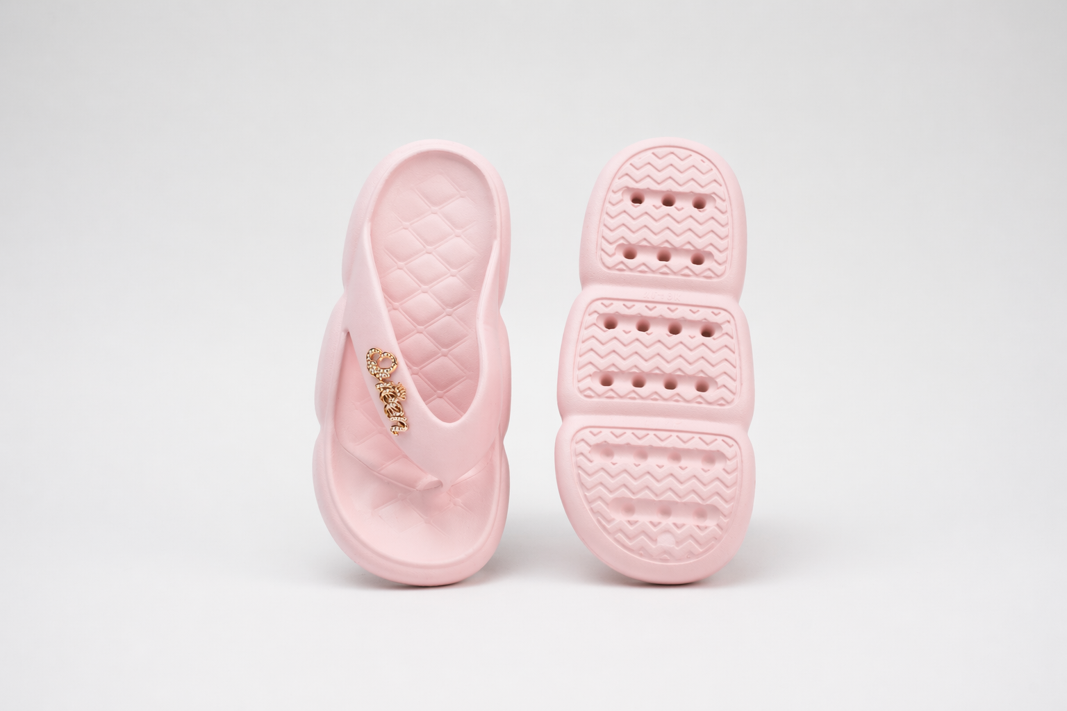 CLOGS | Vintage Tongs Charms Lettre Cœur Matelassé