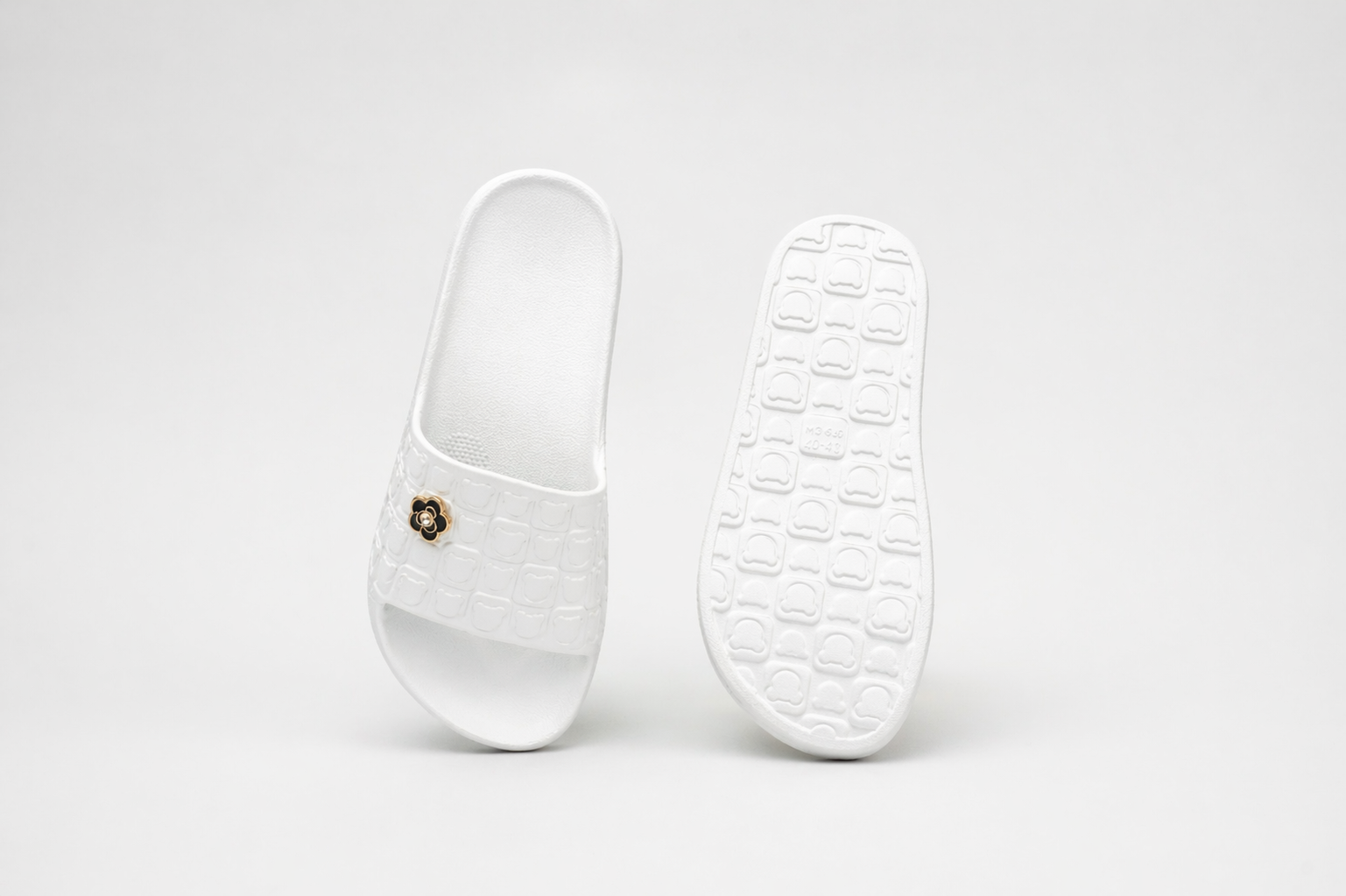CLOGS | Sandales Confort à Détail Bijou