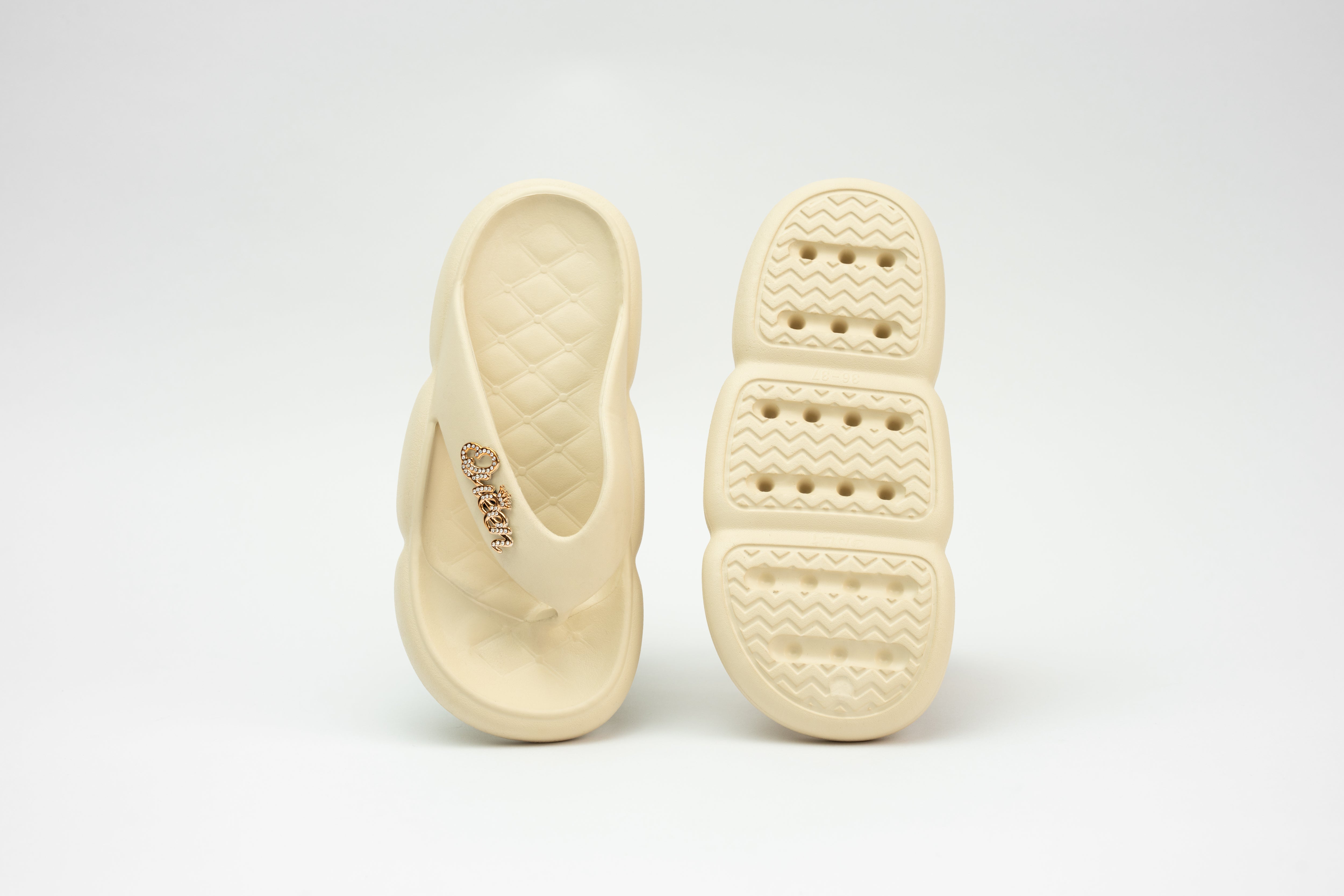 CLOGS | Vintage Tongs Charms Lettre Cœur Matelassé